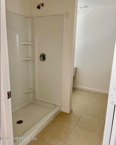 Building Photo - 8709 Lake George Cir E