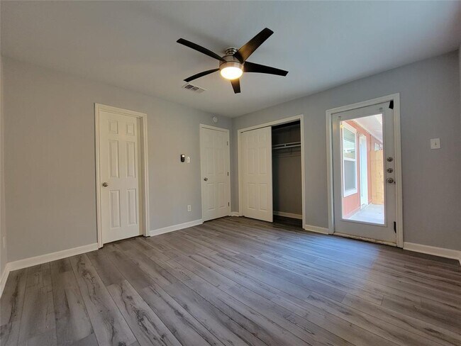 Building Photo - 2903 Catalina Dr