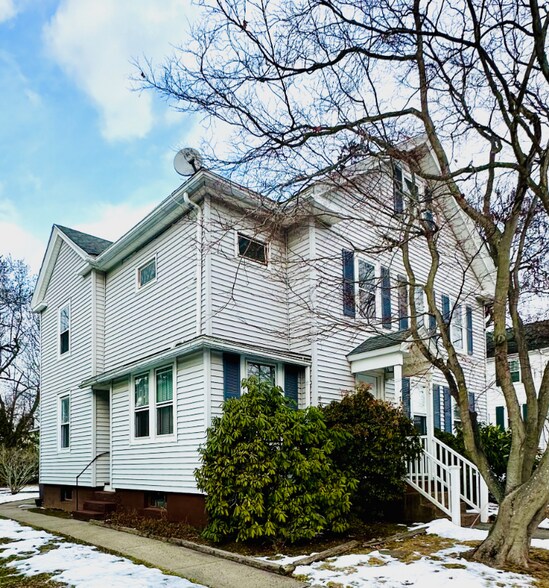 Building Photo - 73 Durant St