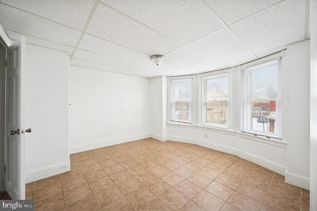 Building Photo - 6106 N Norwood St