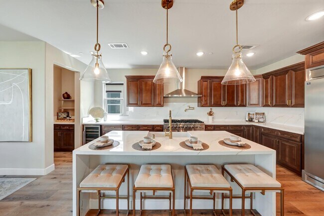 Building Photo - 2147 West Cardinal Avenue