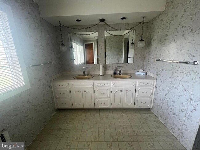 Building Photo - 10924 Buchanan Trail E