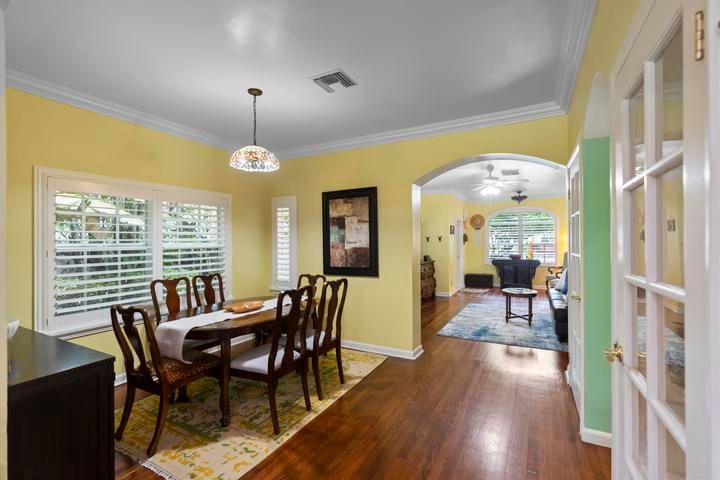 Building Photo - 614 SE 5th Ct