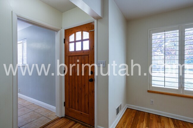 Building Photo - 30 W 1100 S