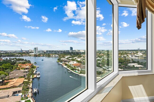 Building Photo - 3055 Harbor Dr