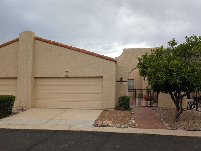 Building Photo - Gorgeous NW TownHouse - Sunset Ridge - Great Community