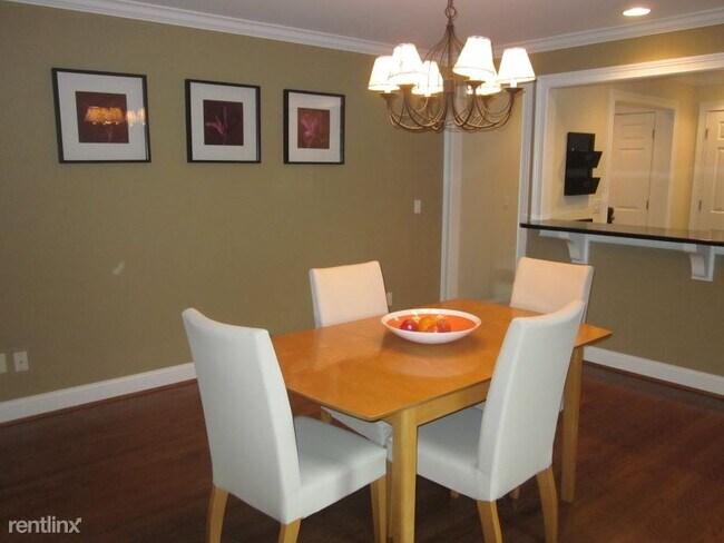 Building Photo - 3670 Ashworth Dr