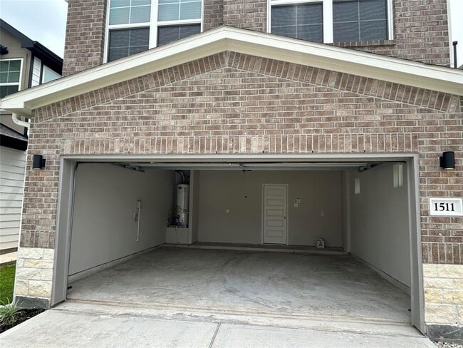 Building Photo - 1511 Revolution Way