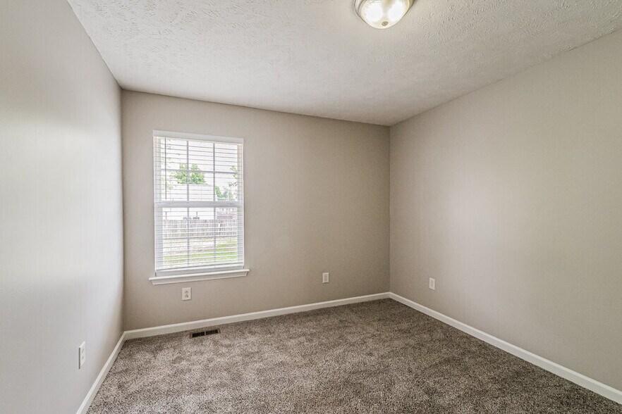 Building Photo - 5054 Betsy Ann Ave
