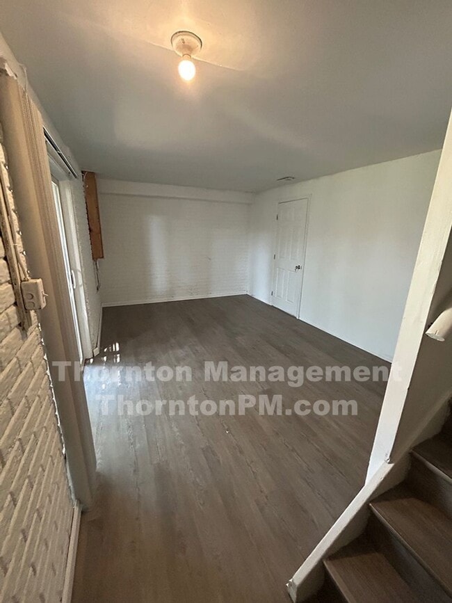 Building Photo - Culpeper Newly Renovated Townhouse