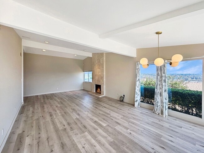 Building Photo - Gorgeous 3BD/2BA House in Pacific Beach W/...
