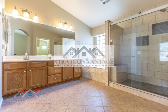 Building Photo - 4808 W Allen St