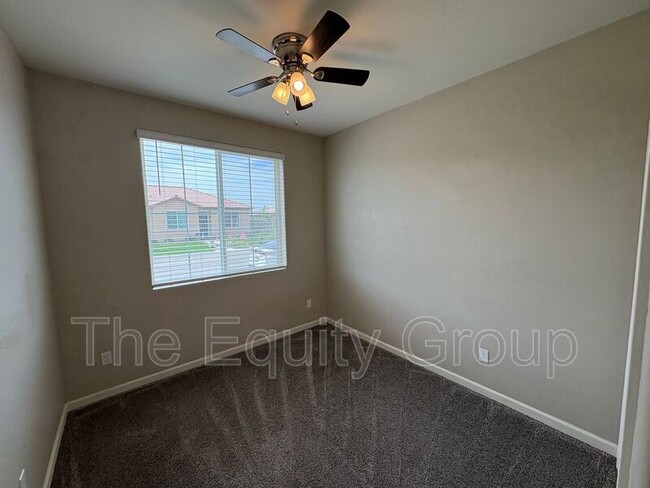 Building Photo - 3234 N Noyes Ct