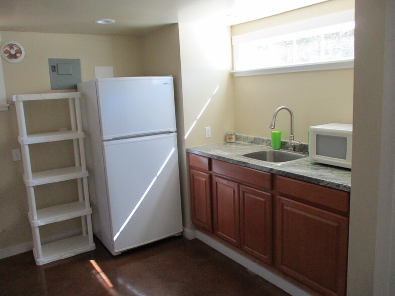 Building Photo - 488 FM 1441