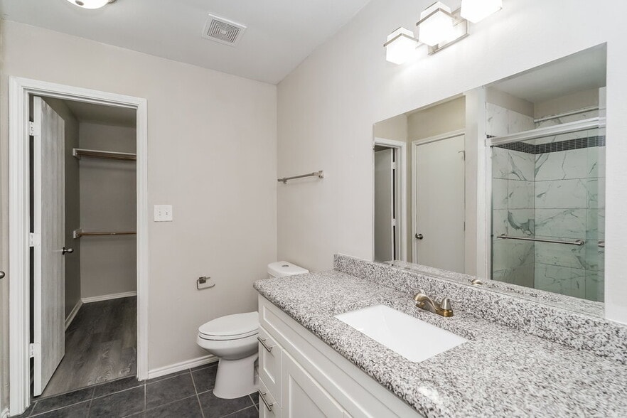 Building Photo - 809 Pace Dr