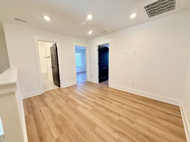 Building Photo - 2805 Fordwood Dr