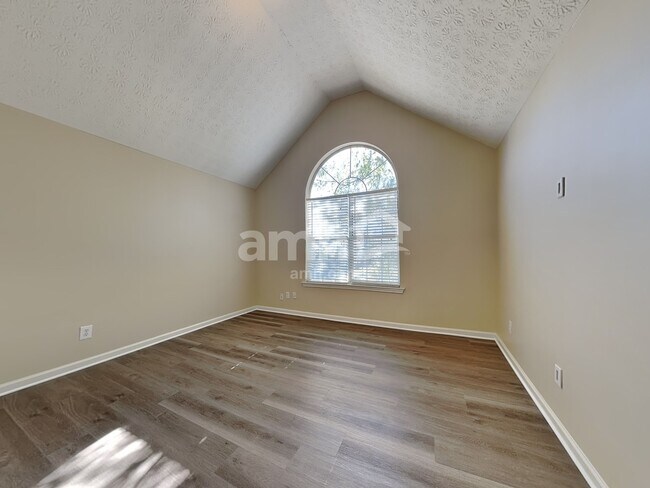 Building Photo - 705 Compton Ln