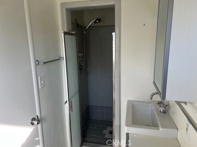 Building Photo - 5851 Woodman Ave