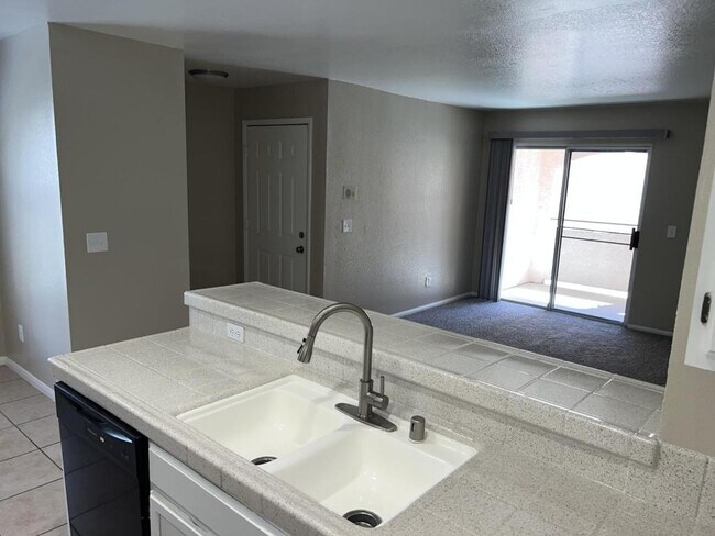 Building Photo - 7570 W Flamingo Rd