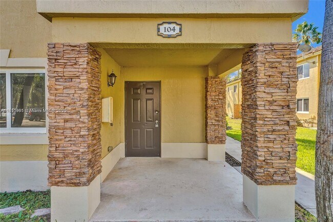 Building Photo - 3398 NE 9th Dr