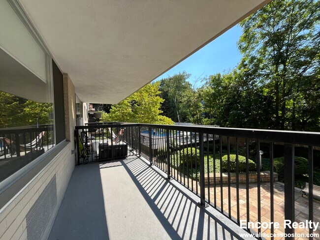 Building Photo - 101 Monmouth St