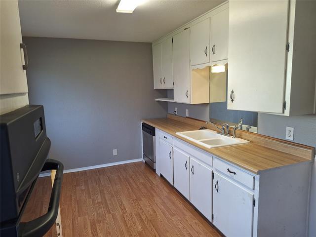 Building Photo - 740 Thomas Ave