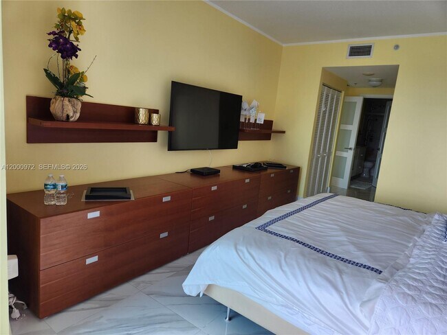 Building Photo - 325 S Biscayne Blvd