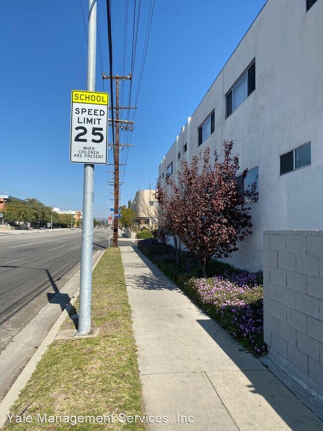 Building Photo - 16950 Blackhawk St