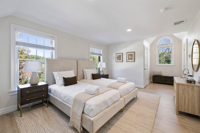 Building Photo - 45 Conklingtown Rd