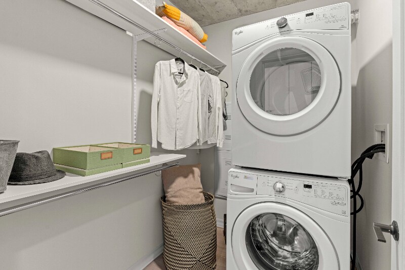 Building Photo - 165 W Huron St