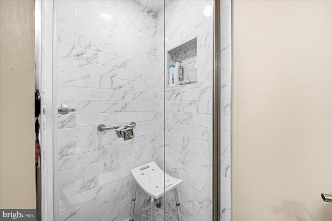 Building Photo - 903 Leverton Rd