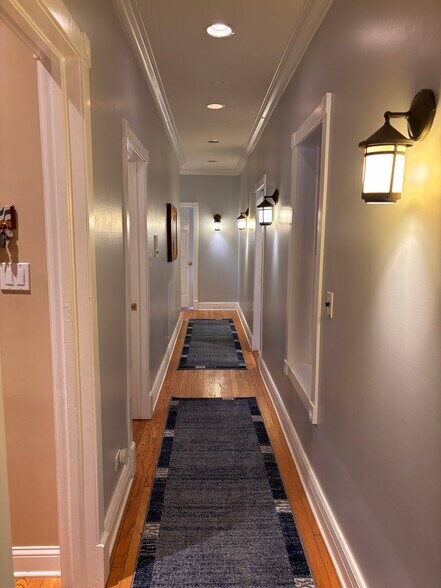 Hallway - 642 W Bittersweet Pl