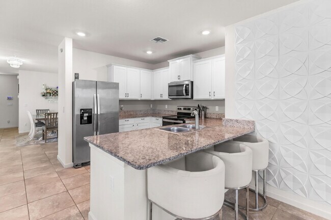 Building Photo - 11044 SW Vasari Way
