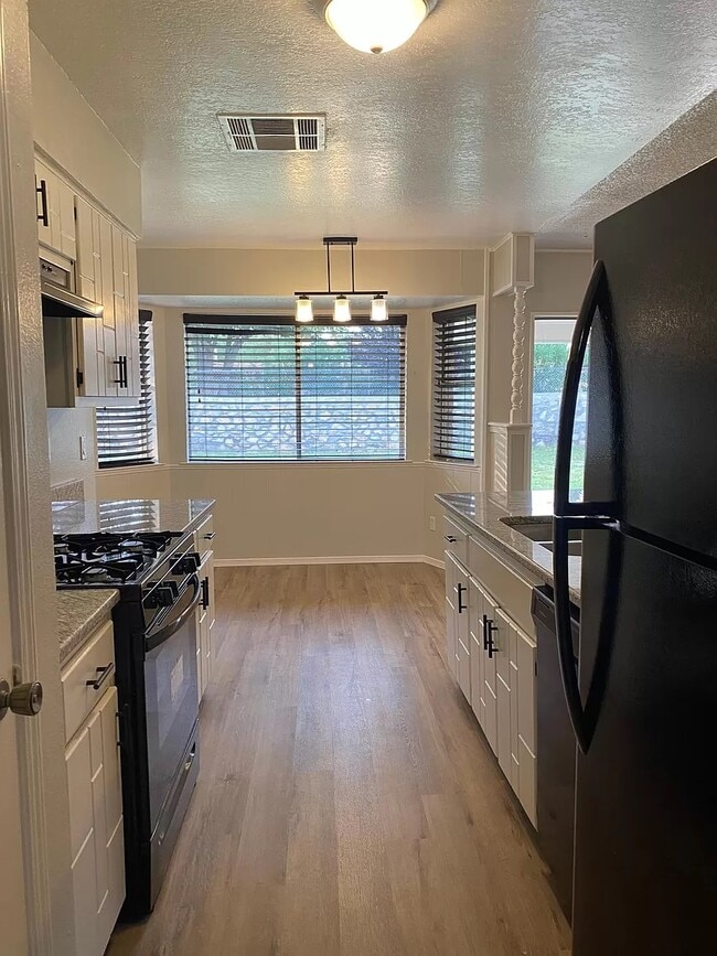 Building Photo - 10801 Havenrock Dr
