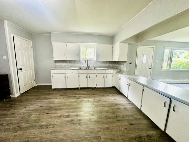 Building Photo - 644 Stamp Dr