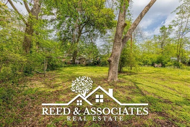 Building Photo - EAST MEMPHIS - COLONIAL