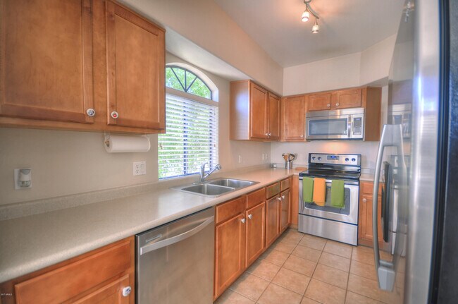 Building Photo - 15095 N Thompson Peak Pkwy