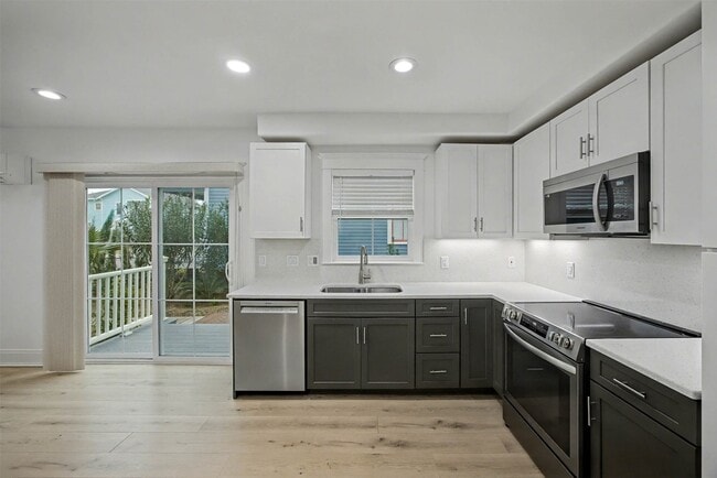 Building Photo - 2817 Avenue Q