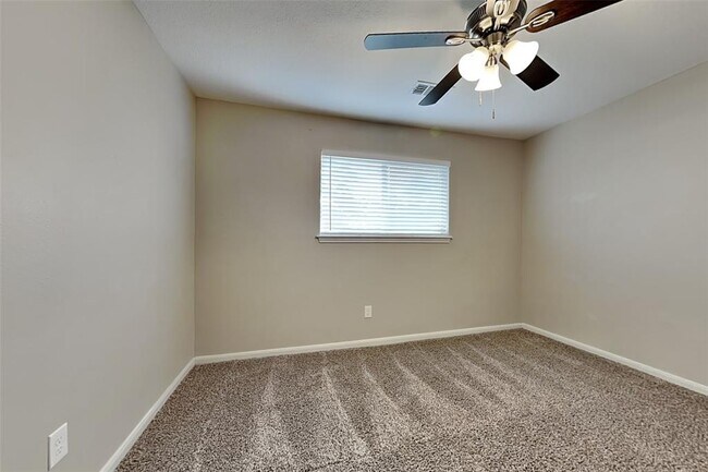 Building Photo - 12522 Lusterleaf Dr