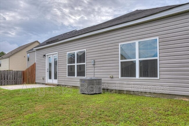 Building Photo - 141 Sims Ct