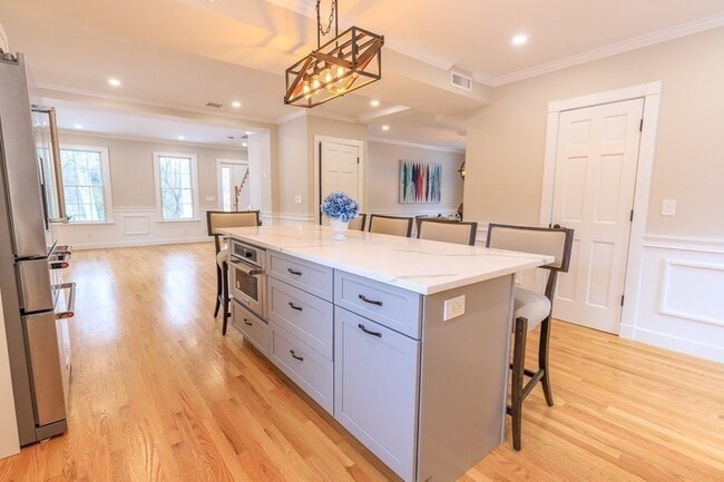 Building Photo - 58 Walnut St