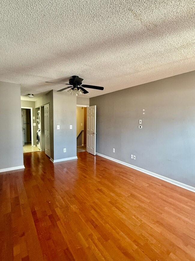 Building Photo - 2BD/2BA Condo in Greenbrier Neighborhood of Chesapeake - Backs up to Golf Course, Walking Trails!