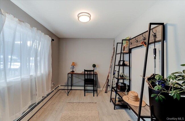 Building Photo - 1026 NY-211