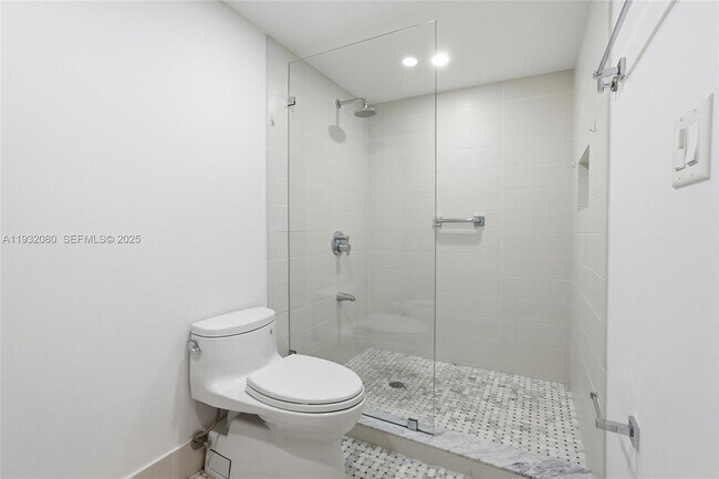 Building Photo - 101 Ocean Ln Dr