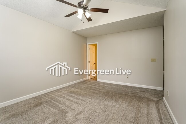 Building Photo - 14 Cedar Knoll Dr