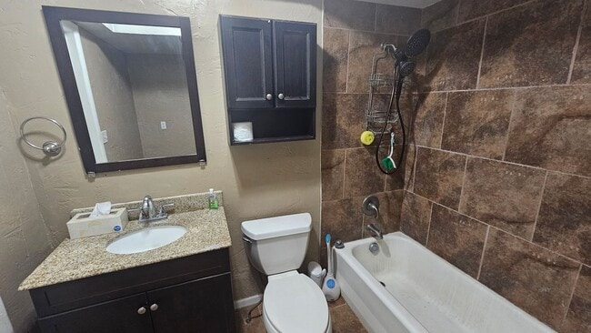 Building Photo - Space, Style, and Sunshine in Southlawn - 3 bed 1.5 bath home for rent