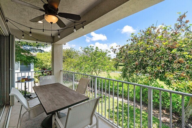 Building Photo - 6181 Island Walk
