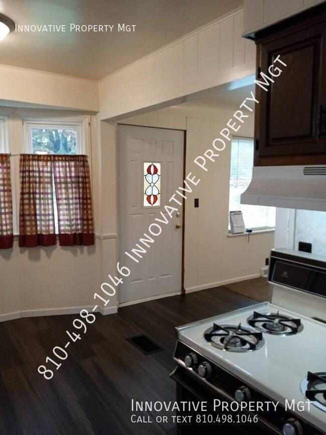 Building Photo - 2106 E Bristol Rd