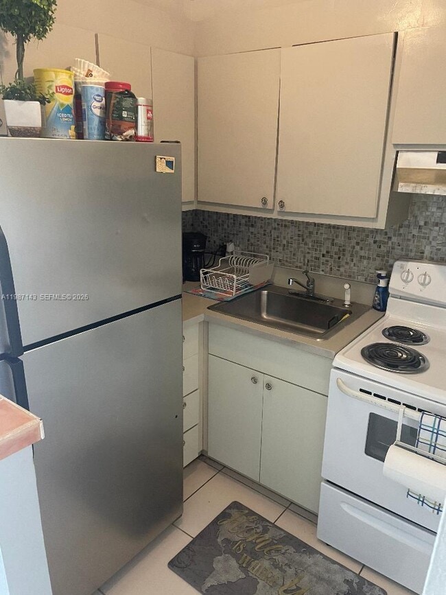 Building Photo - 7904 West Dr