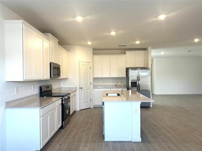 Building Photo - 6637 SW 89th Loop